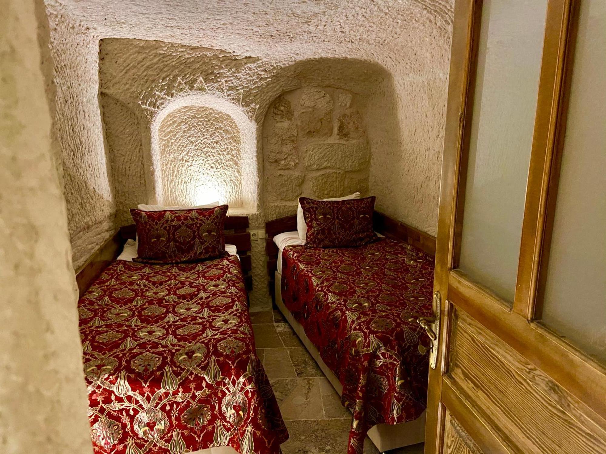 The Village Cave Hotel Göreme Rum bild
